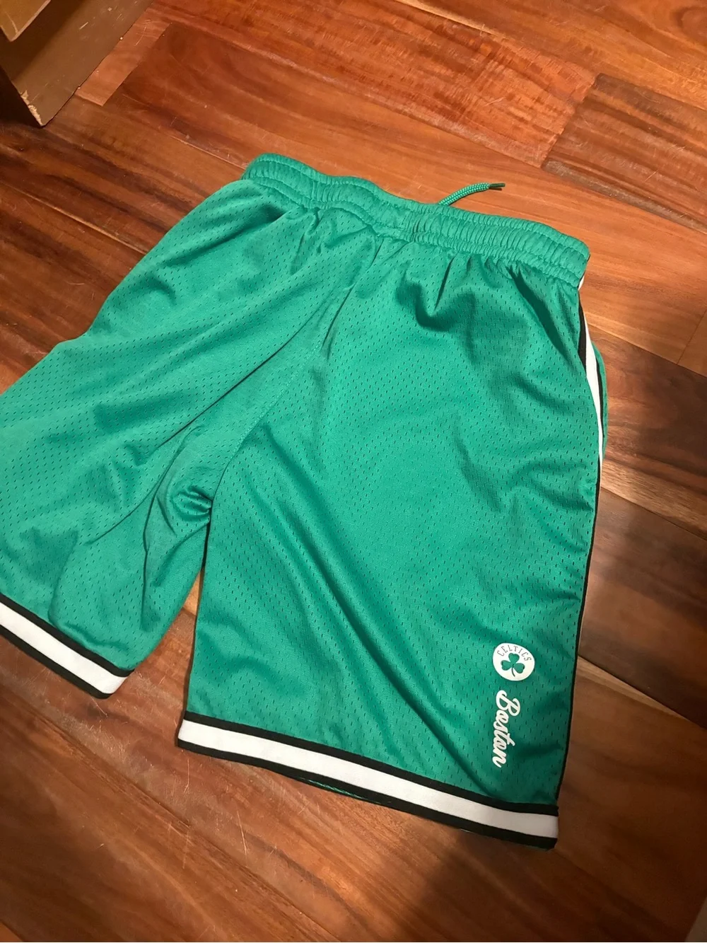 Boston Celtics Mesh Basketball Shorts Green Youth XL 18-20 NBA (0965)